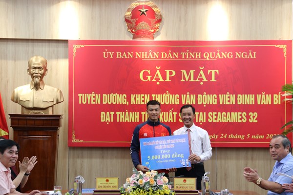 Quảng Ngãi: Tuyên dương, khen thưởng VĐV Đinh Văn Bí đạt thành tích xuất sắc tại SEA Games 32 - Anh 6
