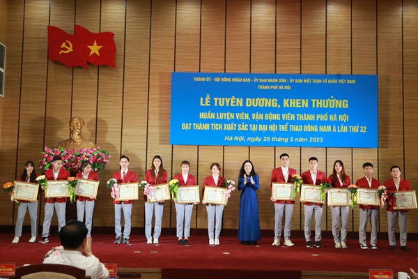 Hà Nội thưởng gần 12 tỉ đồng cho thành tích của các VĐV tại SEA Games 32 - Anh 2