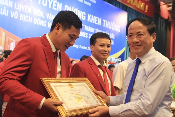 Bình Định tuyên dương, khen thưởng các VĐV, HLV đạt thành tích xuất sắc tại SEA Games 32 - Anh 2