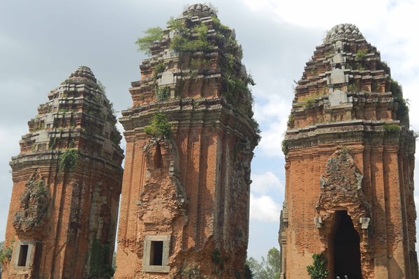 Chủ tịch UBND tỉnh Bình Định: Nếu không nhanh chóng rà soát và khẩn trương đầu tư thì các di tích thành phế tích - Anh 1