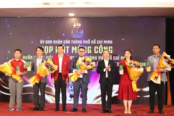 TP.HCM khen thưởng các HLV, VĐV đạt thành tích cao tại SEA Games 32 - Anh 3