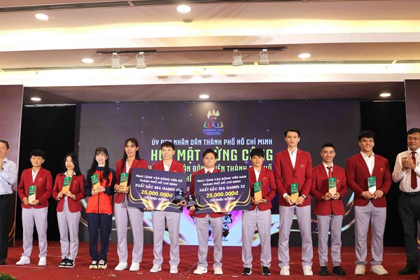 TP.HCM khen thưởng các HLV, VĐV đạt thành tích cao tại SEA Games 32 - Anh 6