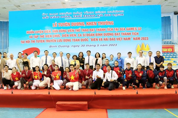 Bình Dương khen thưởng HLV, VĐV đạt thành tích tại SEA Games 32 - Anh 5
