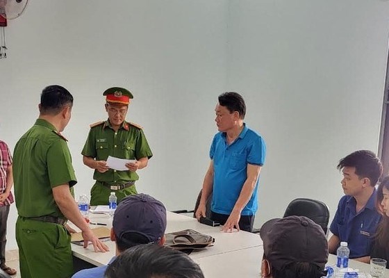 Gia Lai: Bắt giam Giám đốc và Phó Giám đốc Trung tâm đăng kiểm vì nhận hối lộ - Anh 1