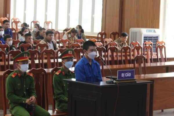 15 tháng tù cho đối tượng chống người thi hành công vụ - Anh 1