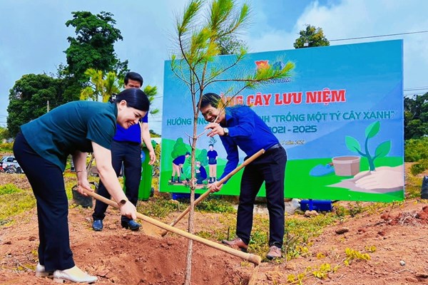 Kon Tum: Ra quan Chien dich Thanh nien tinh nguyen nam 2023 - Anh 5