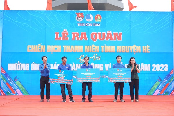 Kon Tum: Ra quan Chien dich Thanh nien tinh nguyen nam 2023 - Anh 4