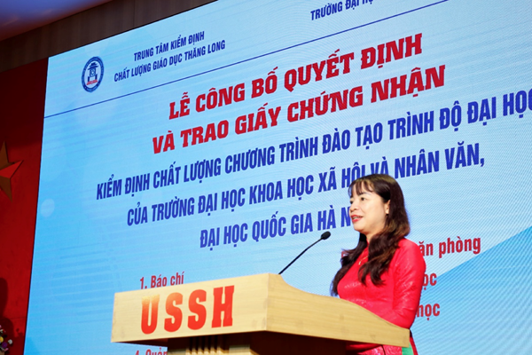 7 chương trình đào tạo của Trường ĐH KHXH&NV (ĐH QGHN) được trao Chứng nhận Kiểm định chất lượng - Anh 3