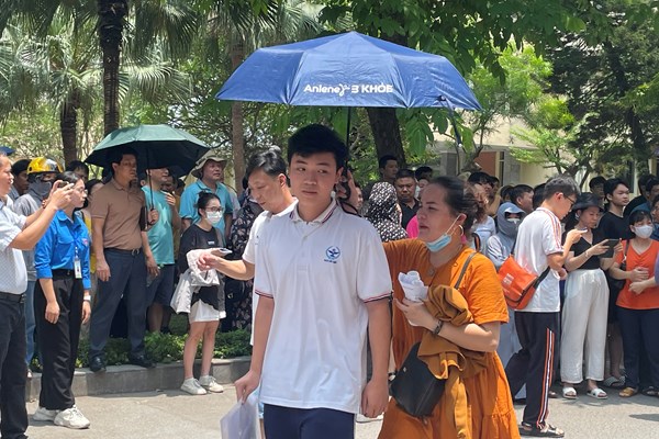 Bắt đầu cuộc đua vào các trường chuyên tại Hà Nội - Anh 6
