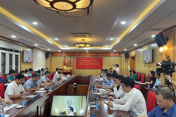 Bồi dưỡng kiến thức về xây dựng Đảng cho các cơ quan thông tấn, báo chí - Anh 1