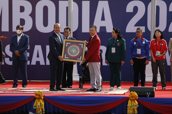 Lễ Thượng cờ các đoàn  thể thao tham dự ASEAN Para Games 12 - Anh 2