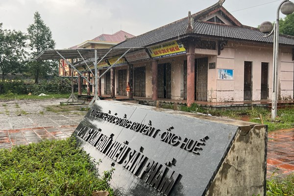 Trung tâm giới thiệu sản phẩm đúc đồng truyền thống (Huế): Đầu tư tiền tỉ rồi bỏ hoang - Anh 1