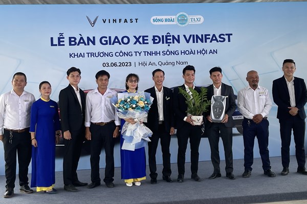 Taxi điện đầu tiên hoạt động phục vụ người dân, du khách tại Hội An - Anh 4