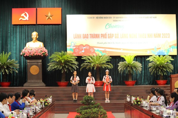 Lãnh đạo TP.HCM gặp gỡ, lắng nghe thiếu nhi năm 2023 - Anh 1