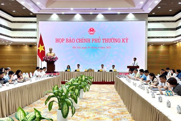 Bộ Công thương lý giải tình trạng thiếu điện cục bộ - Anh 1
