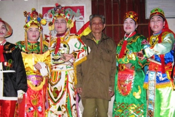 Tuồng làng Kẻ Gám “truyền nối” báu vật - Anh 1