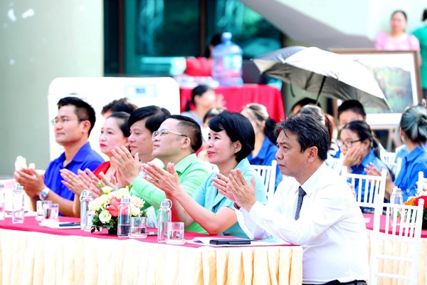 “Một rừng cây, một đời người”: Tiếng nói từ trái tim của những người làm nghệ thuật bảo vệ môi trường - Anh 4