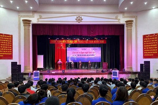Triển lãm tư liệu, hình ảnh và tuyên truyền biển, đảo quê hương - Anh 3
