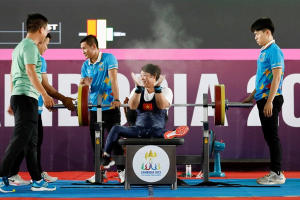 Đô cử Châu Hoàng Tuyết Loan giành HCV, phá kỷ lục ASEAN Para Games - Anh 1