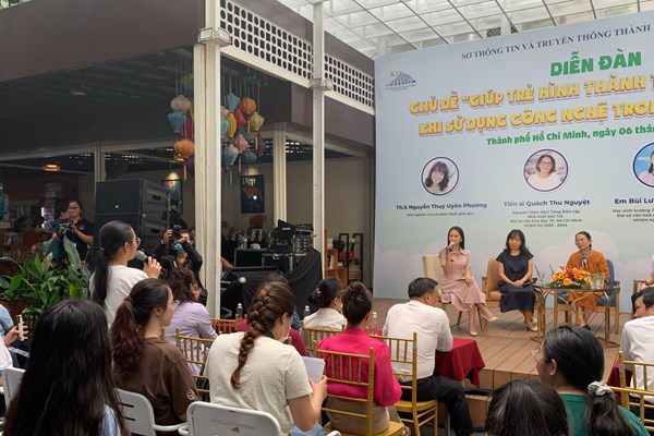 Trẻ em với công nghệ số: Nhiều cơ hội nhưng cũng lắm rủi ro - Anh 2