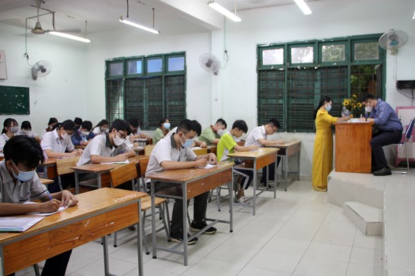 Hơn 96.000 thí sinh TP.HCM thi vào lớp 10 năm học 2023-2024 - Anh 1