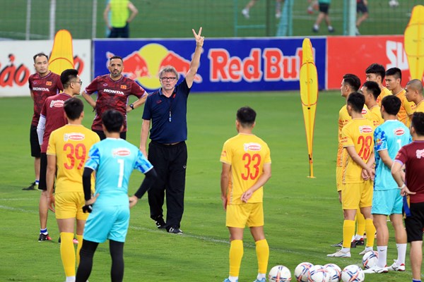 Sự tươi mới từ HLV Philippe Troussier - Anh 1