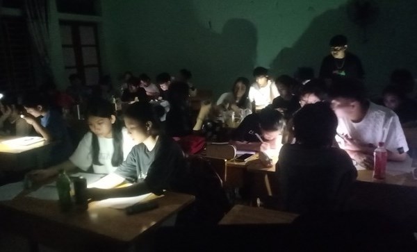 “Chảo lửa” xứ Nghệ quay quắt với lịch cắt điện - Anh 1