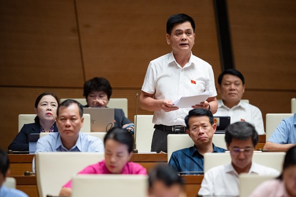 Việc sửa đổi Luật Các tổ chức tín dụng: Phải đảm bảo người dân ở vùng sâu, vùng xa tiếp cận với dịch vụ ngân hàng - Anh 2