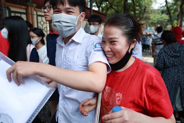 Thi vào lớp 10 tại Hà Nội: Kỳ thi an toàn, đề thi vừa sức - Anh 3