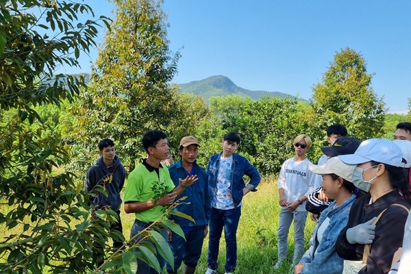 Nông dân phát triển kinh tế “nhờ” làm du lịch - Anh 1
