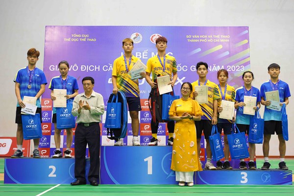 Kết thúc Giải cầu lông trẻ quốc gia 2023 - Anh 2