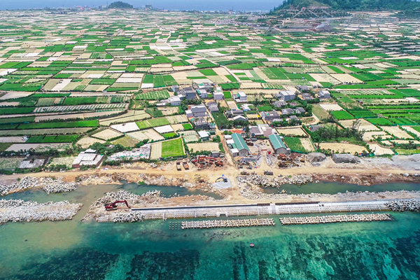 Lý Sơn sẽ quy tập toàn bộ mồ mả để bảo vệ môi trường và phát triển - Anh 1