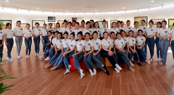 “Bùng nổ” các cuộc thi nhan sắc kém chất lượng (Bài 1): Vì sao biết sai mà... vẫn cứ thi? - Anh 1