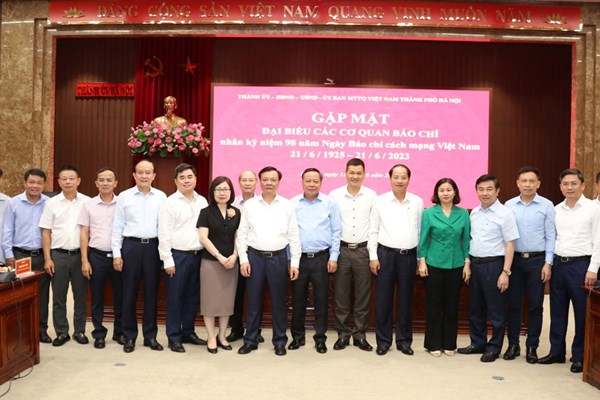 Hà Nội tập trung đầu tư cho văn hóa để phát triển văn hóa ngang bằng với phát triển kinh tế - Anh 3