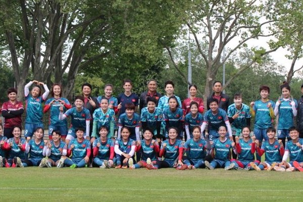 Tuyển nữ Việt Nam được hỗ trợ từ chuyên gia dinh dưỡng và thể lực của FIFA - Anh 2