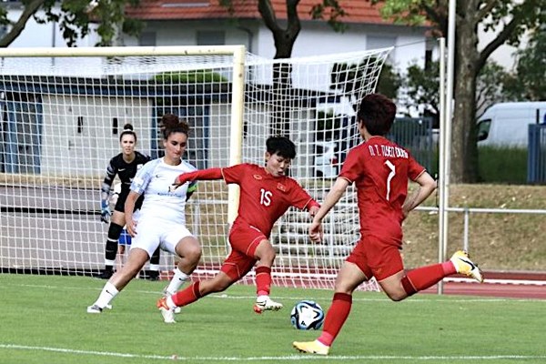 Tuyển nữ Việt Nam thắng trận thứ hai trong chuyến tập huấn ở Đức - Anh 1