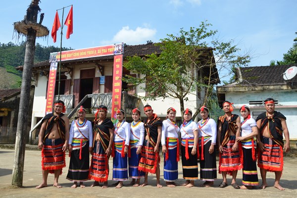 Đẹp với trang sức cườm đá 7 màu của đồng bào Cor Quảng Ngãi - Anh 6