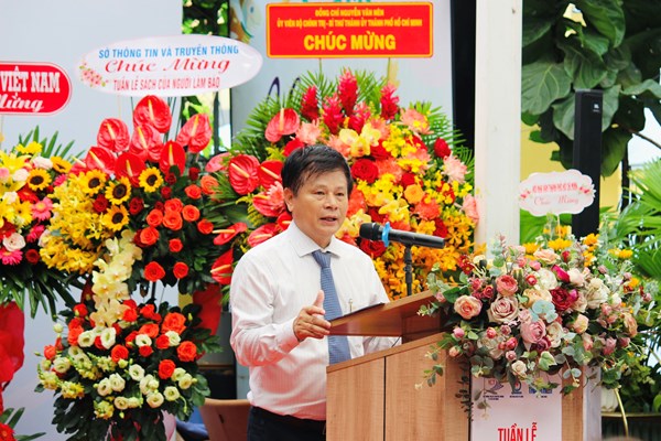 Lần đầu tiên tổ chức tuần lễ sách của người làm báo - Anh 2