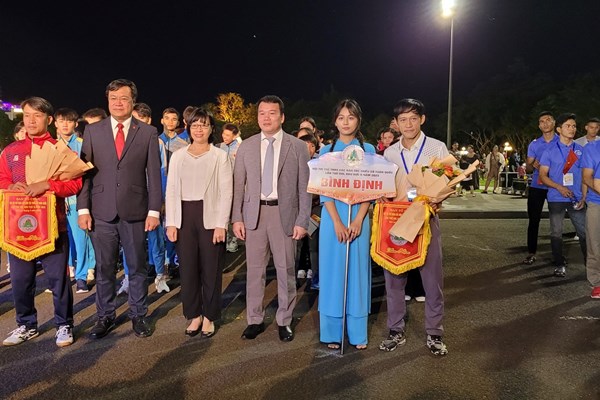 Gia Lai: Khai mạc Hội thi thể thao các DTTS toàn quốc lần thứ VIII - Anh 3