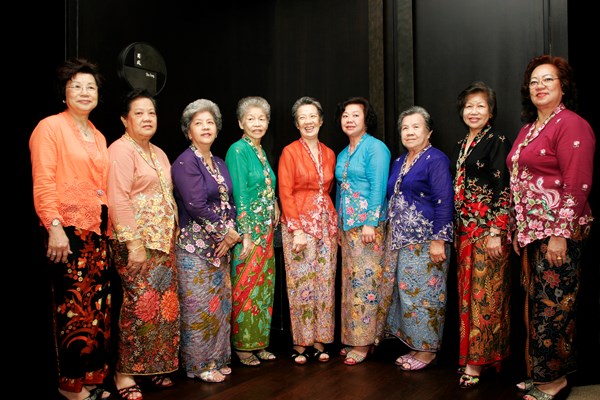 Nỗ lực đưa áo Kebaya thành di sản văn hóa - Anh 1