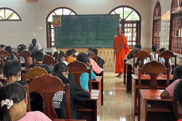 Lớp học trong chùa và những người thầy “đặc biệt” - Anh 2