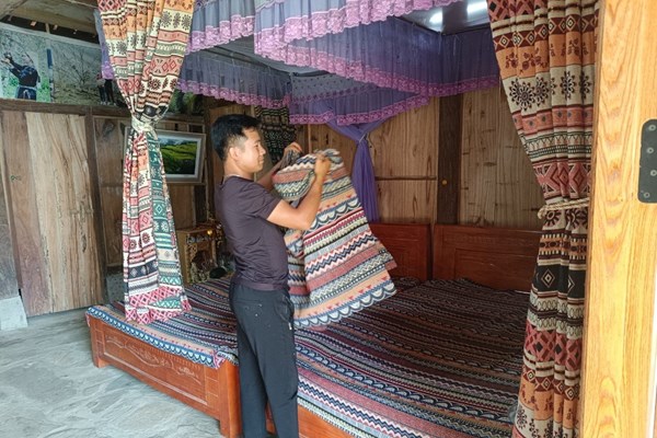 Chàng trai Dao Tiền bỏ phố về quê làm du lịch - Anh 1