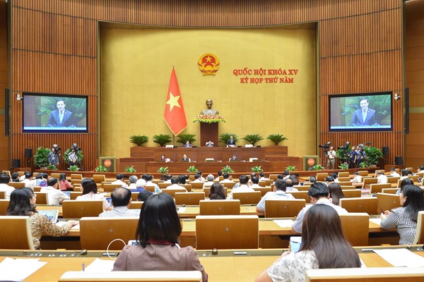 Đại biểu đề nghị bố trí nhà ở tái định cư cần phải bảo đảm các yếu tố văn hóa truyền thống - Anh 2