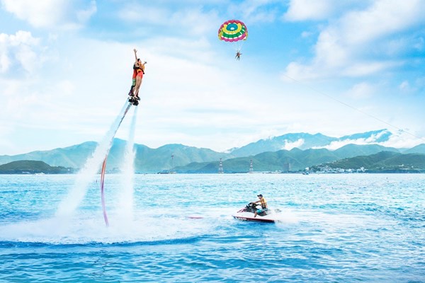 Đặt ngay combo siêu hot VINPEARL X 8WONDER đón hè diệu kỳ cùng Charlie Puth - Anh 4