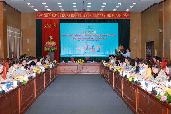 Xoá bỏ các hủ tục ảnh hưởng đến phụ nữ và trẻ em gái - Anh 2