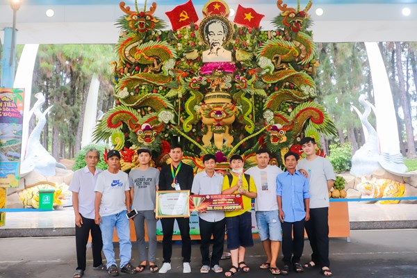 Trao giải “Hội thi Nghệ thuật tạo hình bằng trái cây” tại TP.HCM - Anh 2