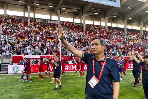 HLV Mai Đức Chung: Chúng tôi tiếp tục nâng cao thêm để hướng đến World Cup - Anh 1