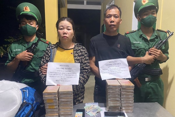 Bắt giữ hai đối tượng vận chuyển 34 gói heroin - Anh 1