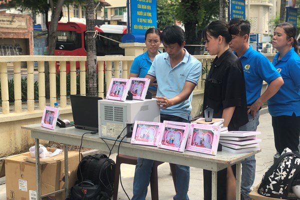 Giao lưu “Gia đình hạnh phúc” dành cho công nhân lao động khó khăn - Anh 3