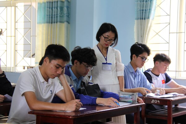 Gia Lai: Ra quân chương trình tư vấn, tiếp sức mùa thi năm 2023 - Anh 2